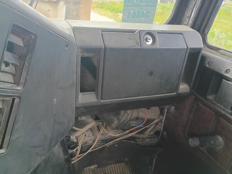 #24861-•-1988-freightliner-flc-dump-truck-image-68