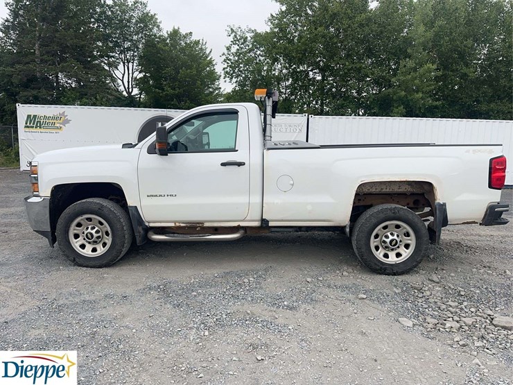 2016-chevrolet-silverado-2500-image-8