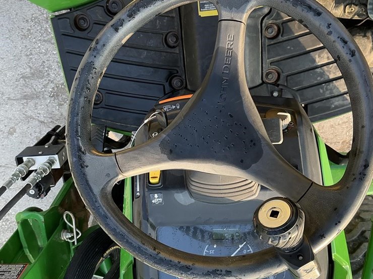 2018-john-deere-1025r-image-15