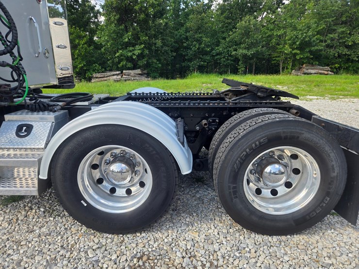 2019-kenworth-t880-image-83