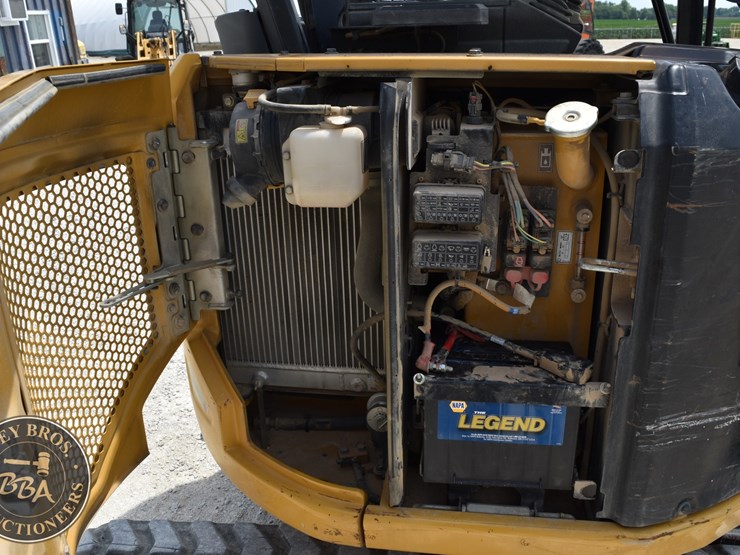 2023-caterpillar-303cr-image-36