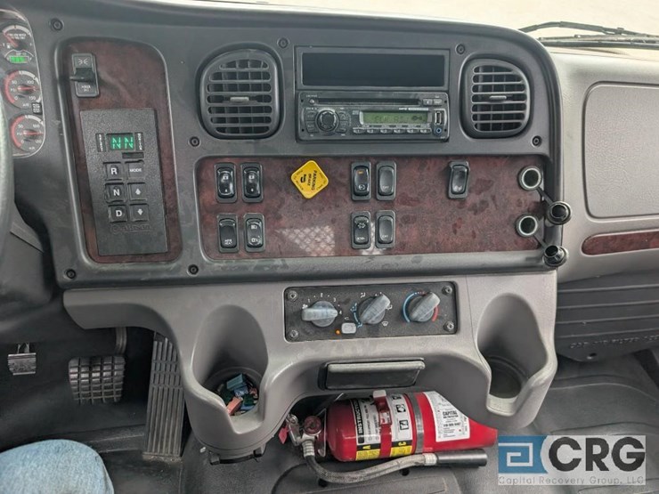 2012-freightliner-m2-stakebed-truck-image-26
