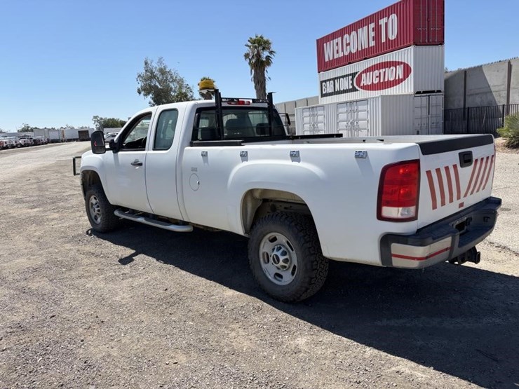 2012-gmc-sierra-2500-image-4
