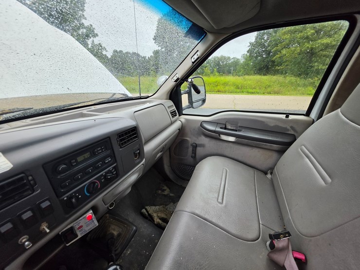 2000-ford-f550-image-48