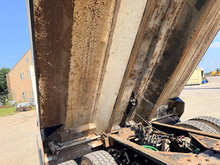 2016-western-star-4700-image-53