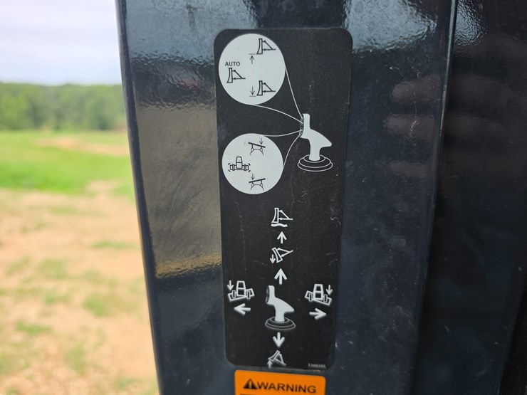2015-deere-700k-image-42