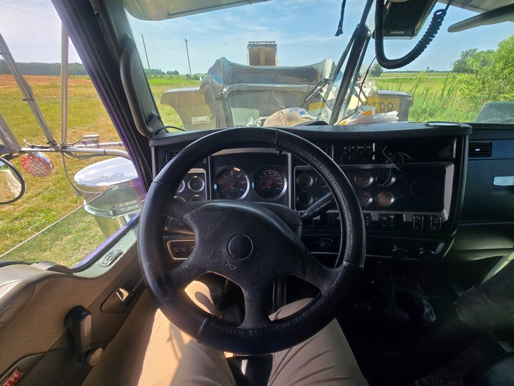 2006-kenworth-w900-image-69