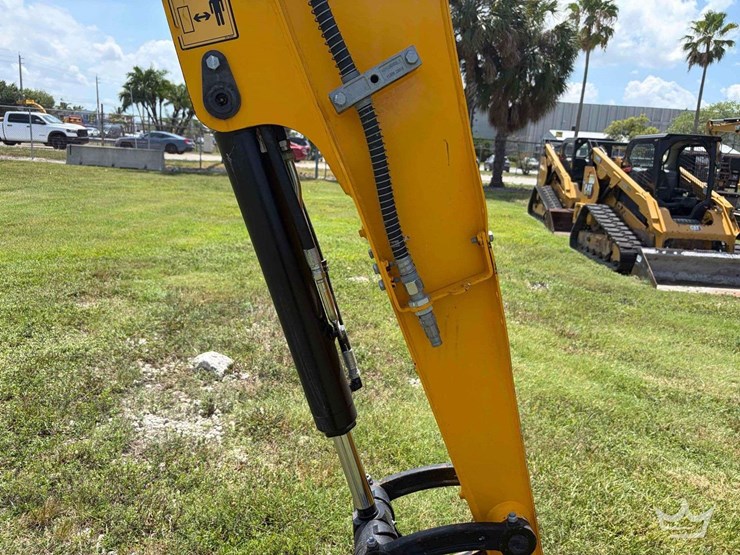 2025-jcb-35z-1-image-11