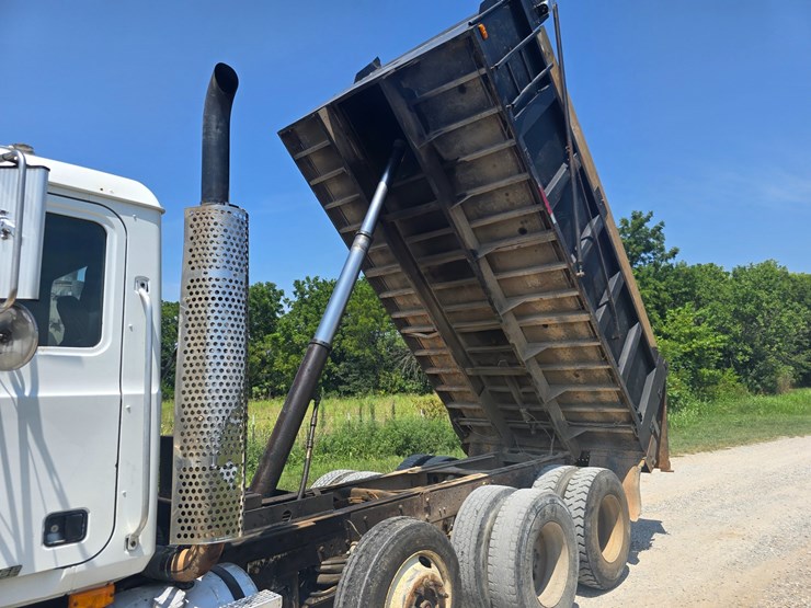 1994-mack-ch613-image-28