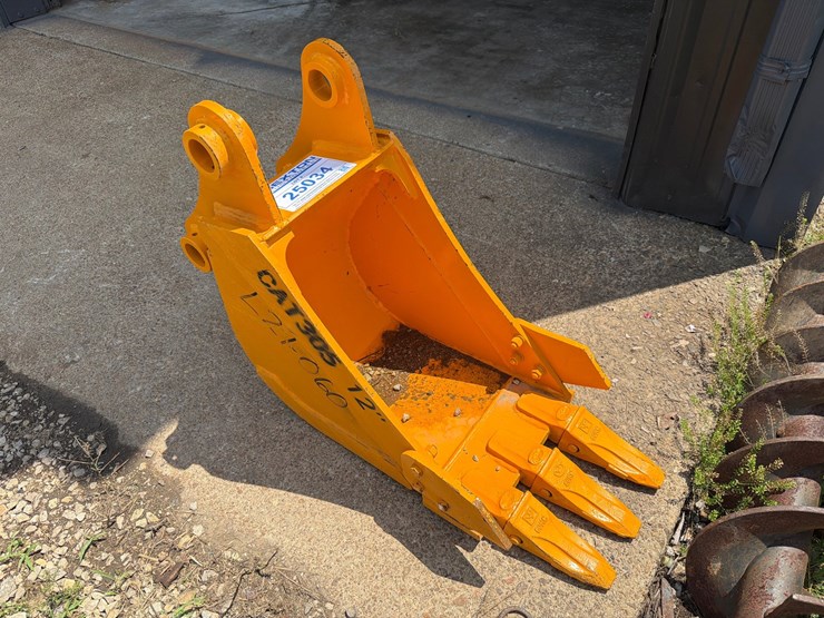 #25034-•-cat305-12"-bucket-excavator-attachment-image-7