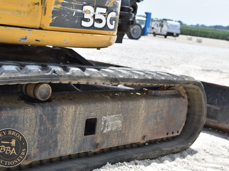 2020-deere-35g-image-43