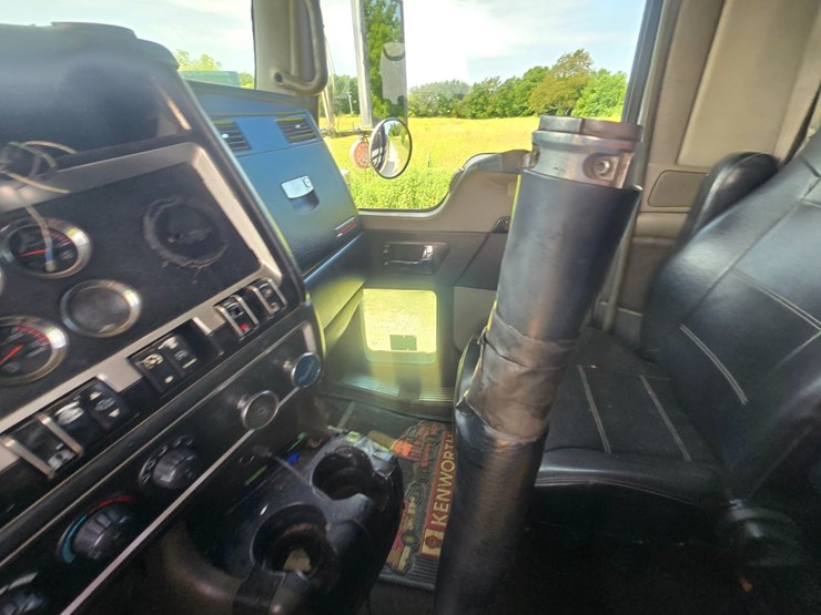 2006-kenworth-w900-image-61