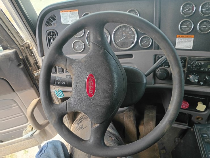 2014-peterbilt-367-image-61