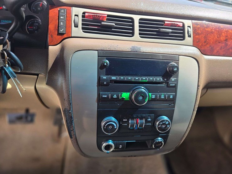 2013-gmc-yukon-image-16