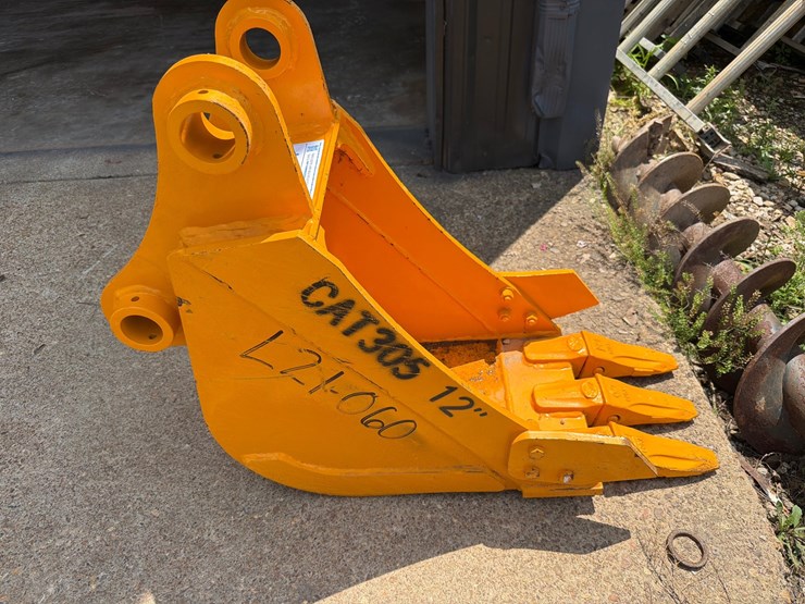#25034-•-cat305-12"-bucket-excavator-attachment-image-6