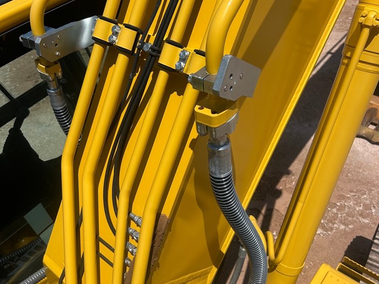 2025-komatsu-pc210-image-20