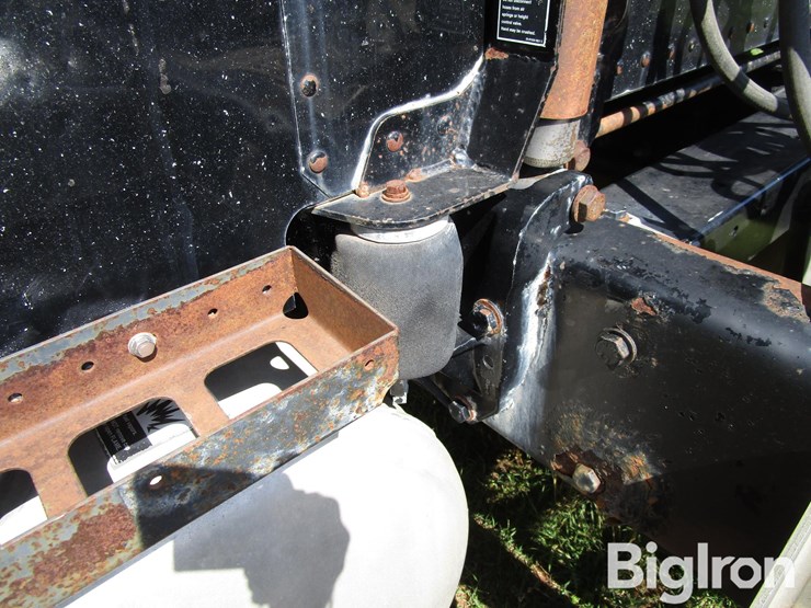 2004-peterbilt-379-image-12