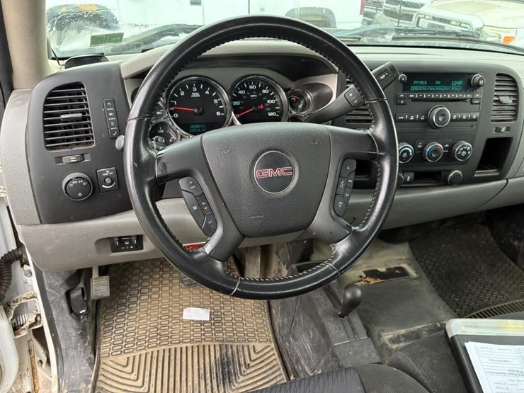 2012-gmc-sierra-2500-image-19