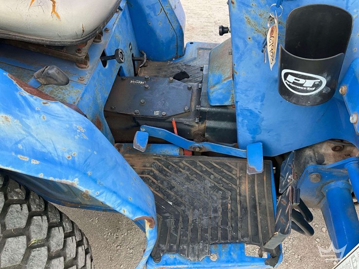 new-holland-tc30-image-15