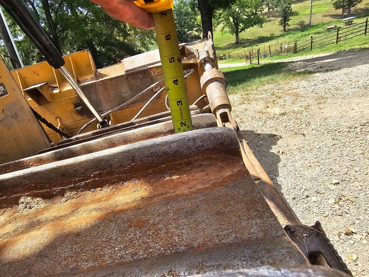 2019-caterpillar-d6-image-75