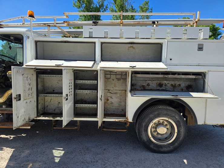 2001-freightliner-fl70-image-60