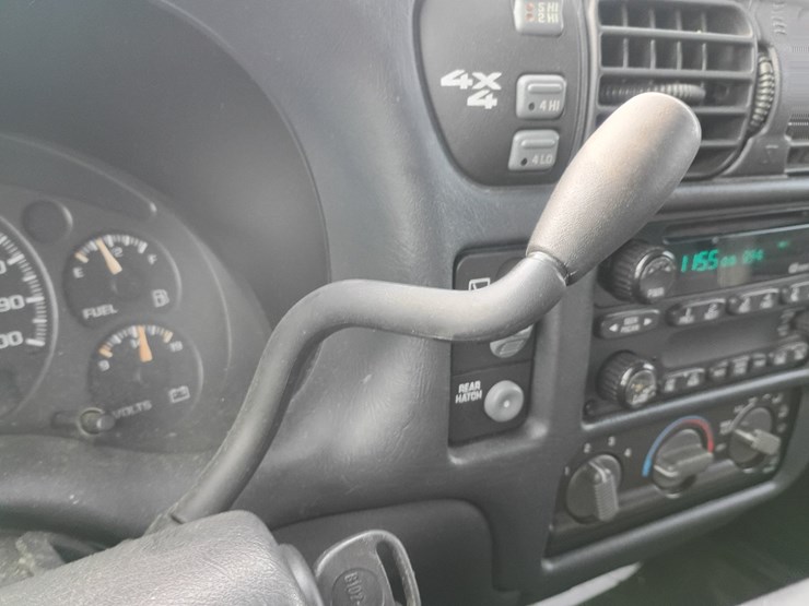 2003-chevrolet-blazer-image-52