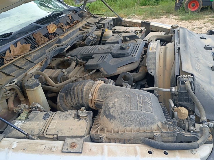 2014-dodge-3500-image-11