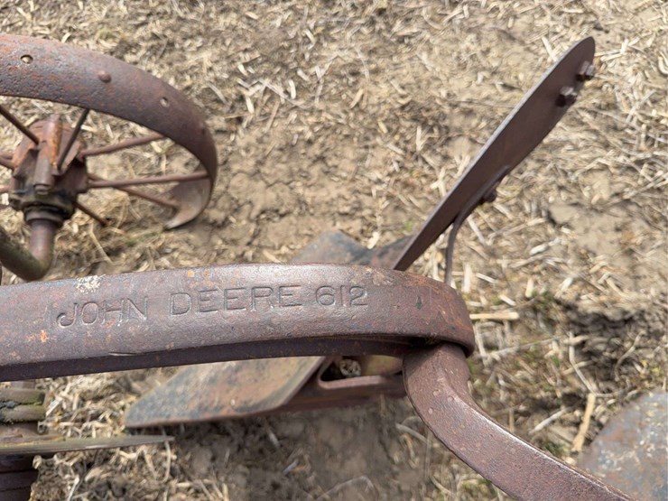 john-deere-two-bottom-plow-image-19