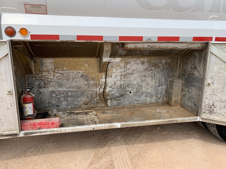 2006-peterbilt-379-image-6