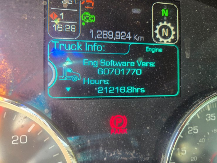 2019-kenworth-t880-image-59