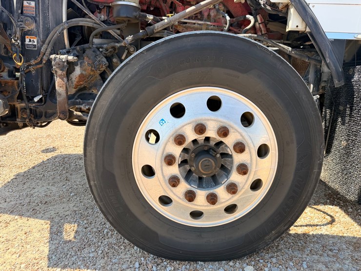 2010-kenworth-t800-image-22