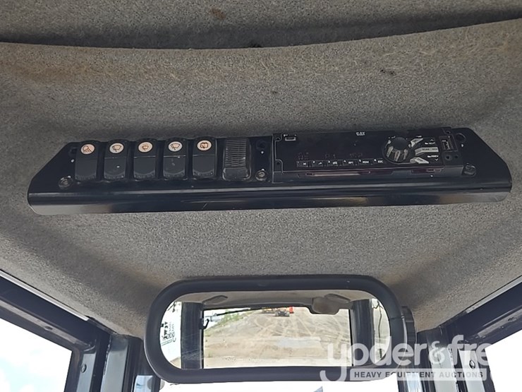 2018-caterpillar-d6n-lgp-image-66