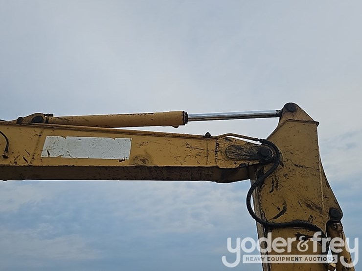 2005-deere-80c-image-17