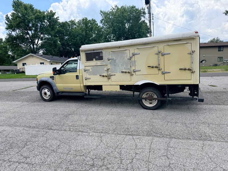 2010-ford-f550-image-7