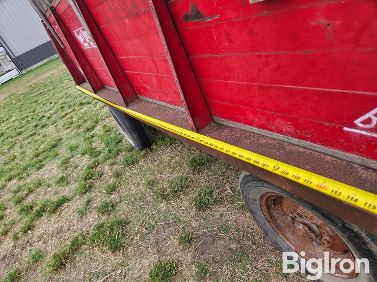 bus-brown-/-case-harvest-wagon-w/hoist-image-19