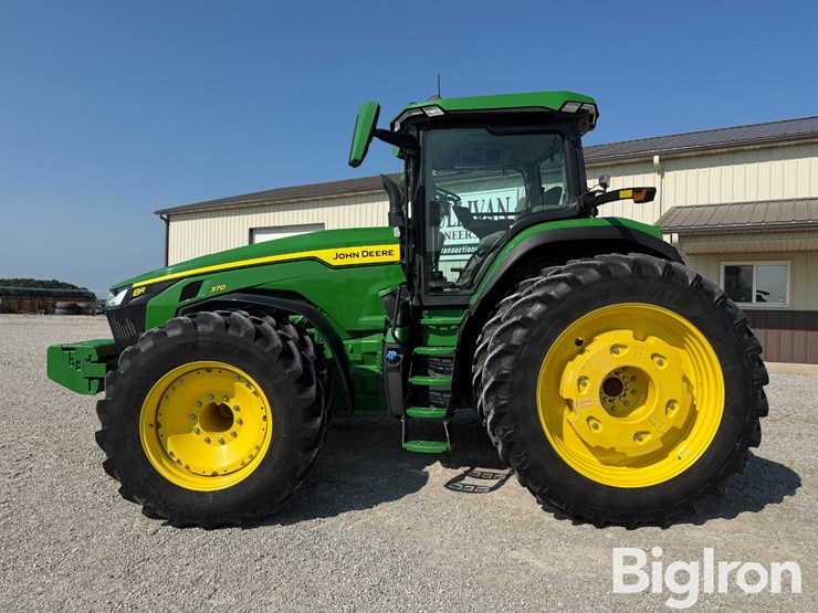 2024-john-deere-8r-370-image-8