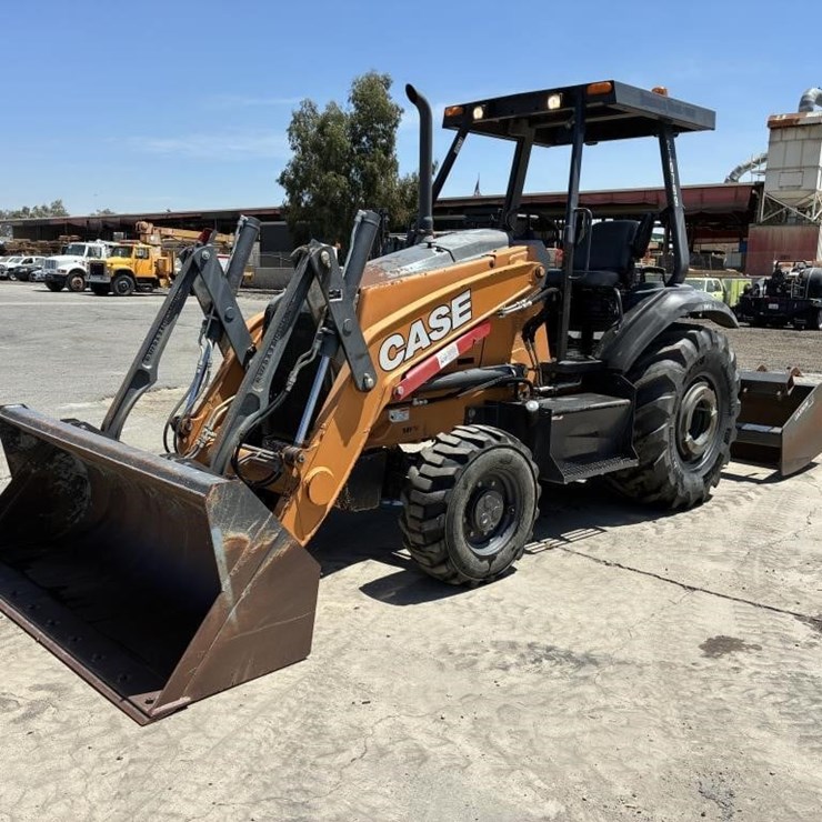 2021 CASE 570N EP