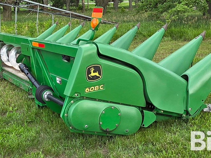 2010-john-deere-608c-image-5
