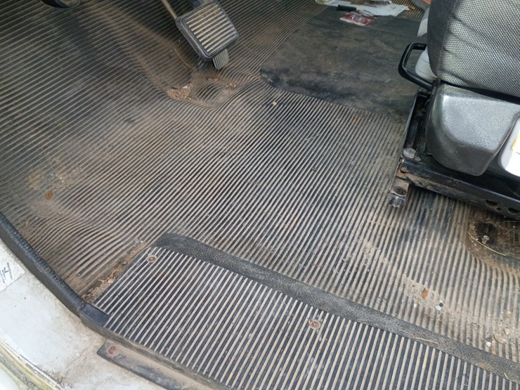2002-international-4700-image-39