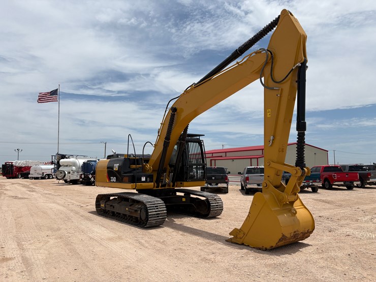 caterpillar-324d-image-2