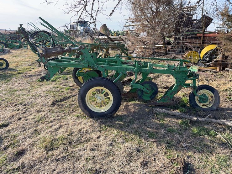 john-deere-no.-55-a-b-h-pull-type-three-bottom-plow-image-8