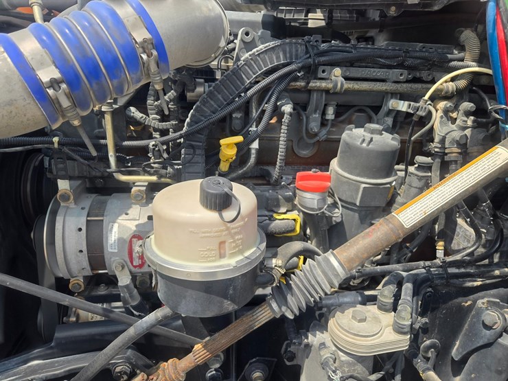 2019-kenworth-t680-image-22