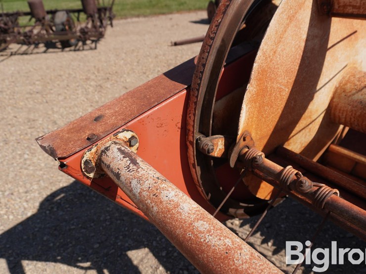 hesston-500-image-17