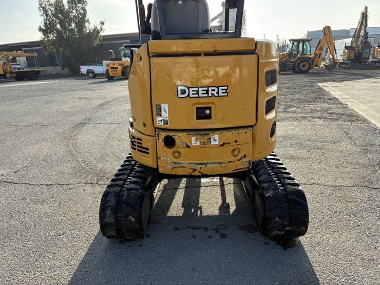 2017-deere-26g-image-14