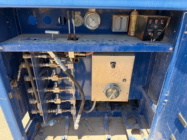 self-contained-20k-wp-grease-injection-unit-combo-p/b-8.4-kw-isuzu-diesel-generator-image-10