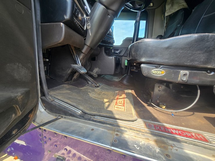 2006-kenworth-w900-image-53
