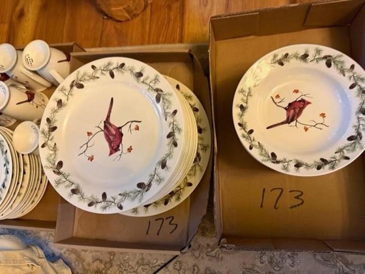 large-sonoma-cardinal-dish-set-image-3
