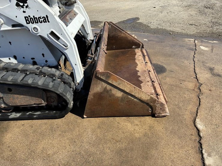 2011-bobcat-t190-image-6