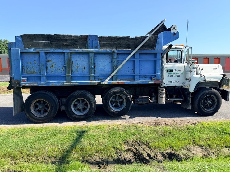 1993-mack-dm690s-image-11