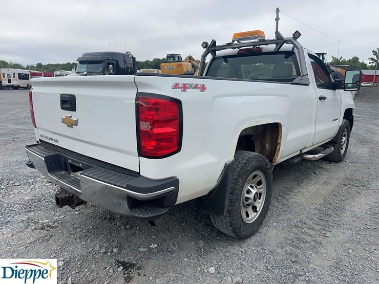 2016-chevrolet-silverado-2500-image-5